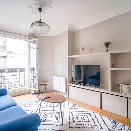 Baigneur 2 - Kp - Parenthese Parisienne Dans Le 18e *